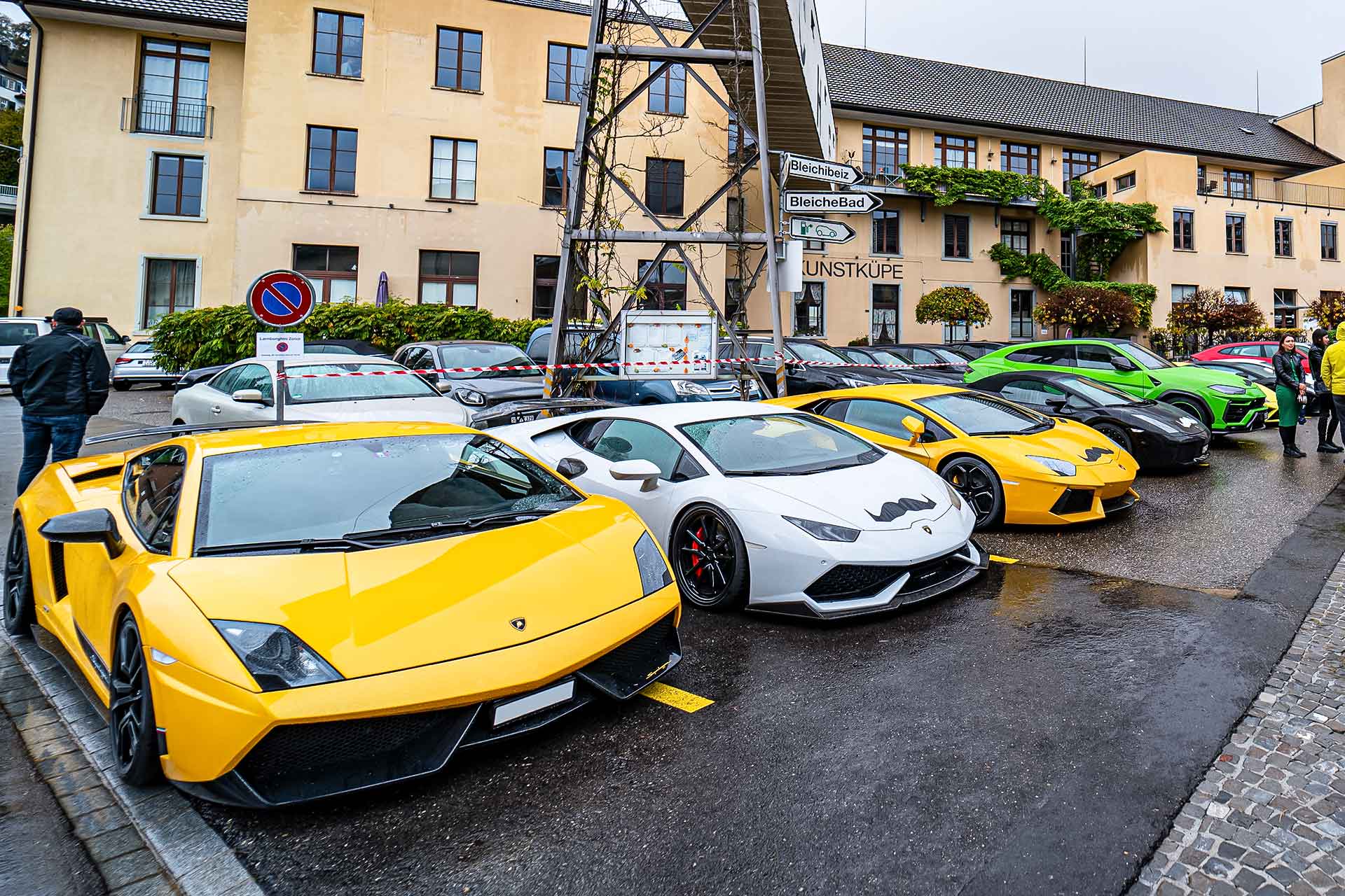 50 Autos an der Charity-Anlass Movember